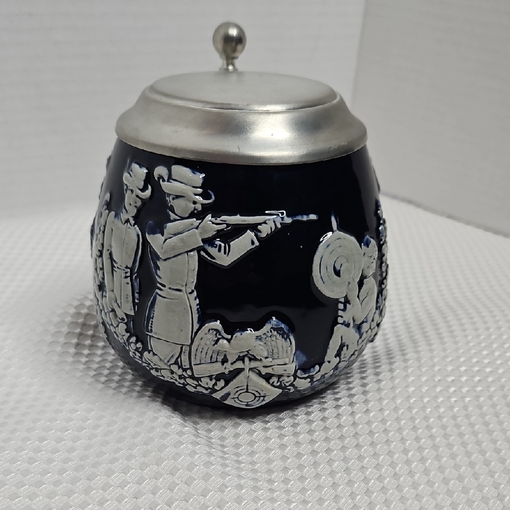 GERZ-COLBOLT BLUE BEER STIEN /MISC SCENES -HUNTING/ FLOWERS/ GIRL